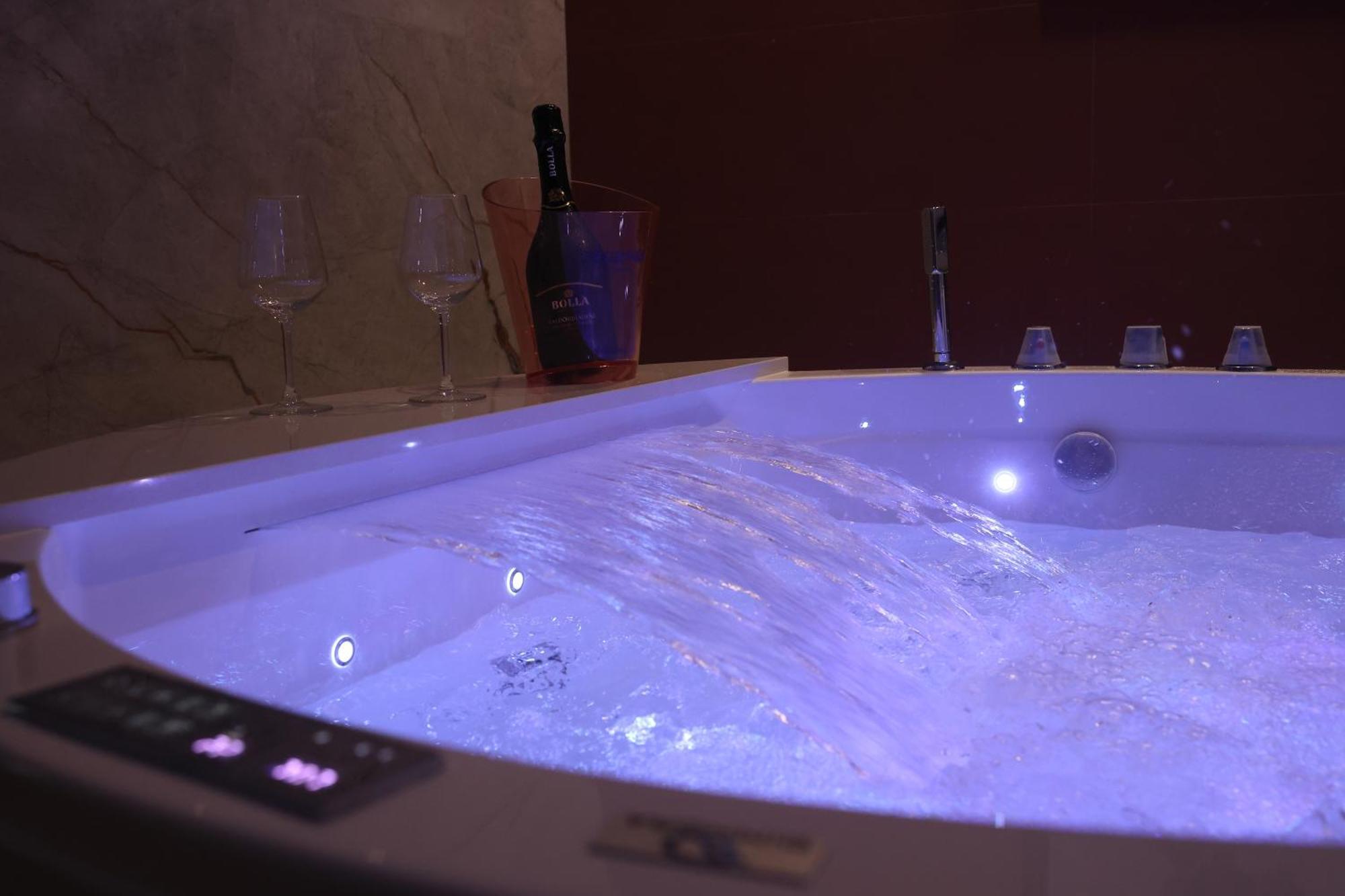 San Nicola Room E Spa 格拉维纳普利亚 外观 照片